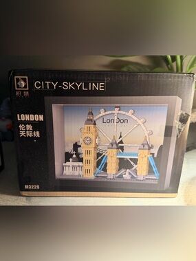 CITY-SKYLINE London Landmark Shadowbox Building Set! New